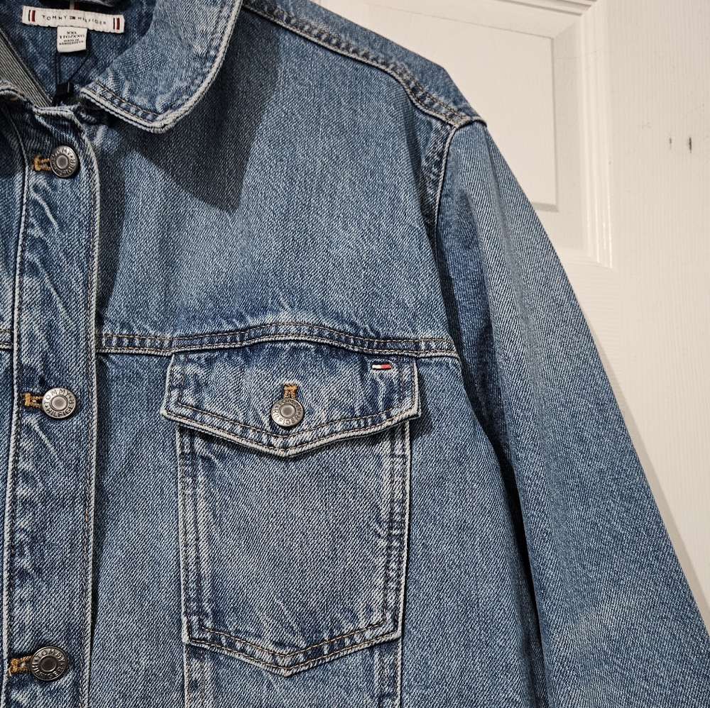 NWT: Women's Tommy Hilfiger Classic Denim Jacket - XXL - Picture 8 of 12